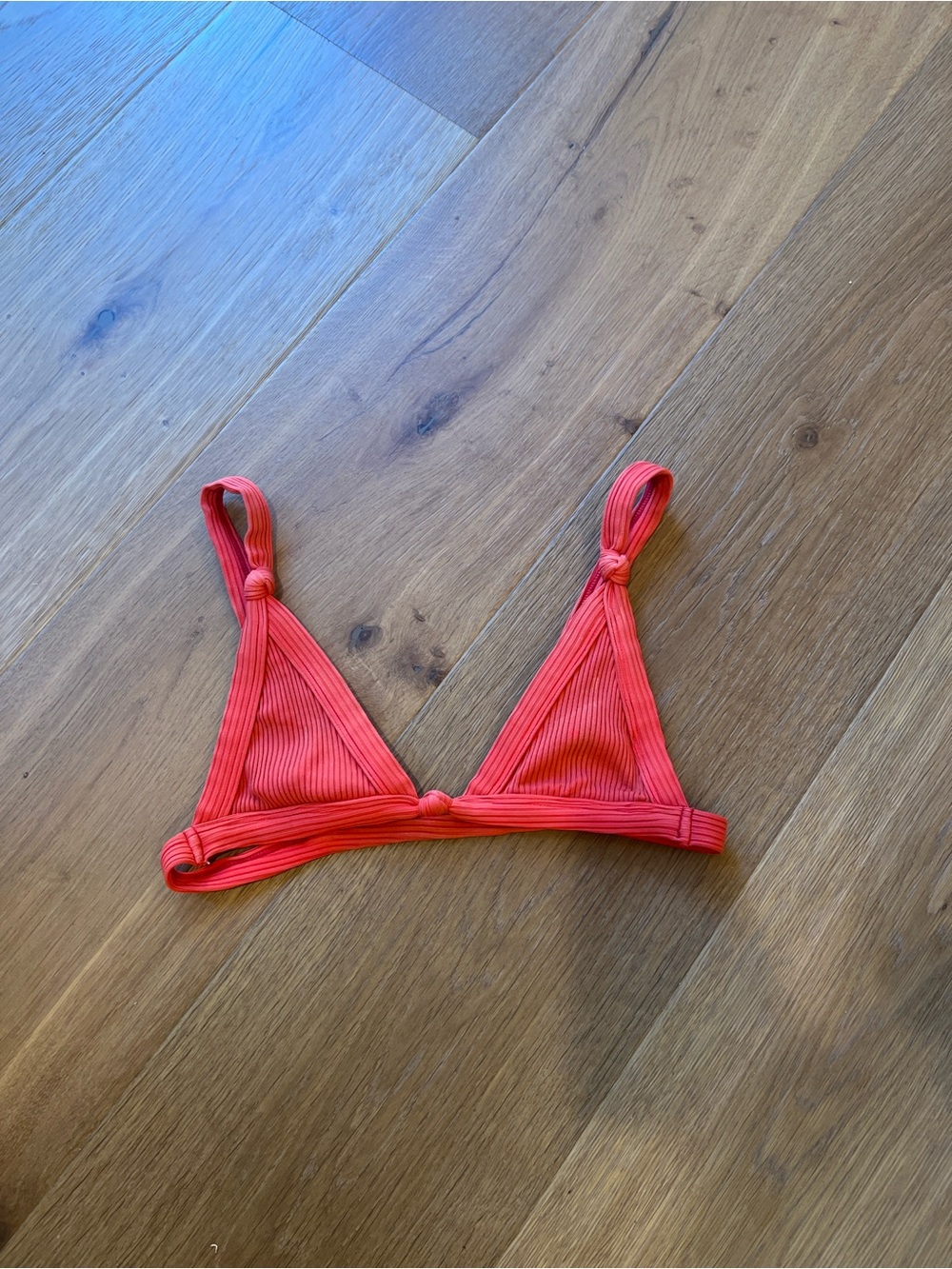 Minimale Animale Ribbed Triangle Top